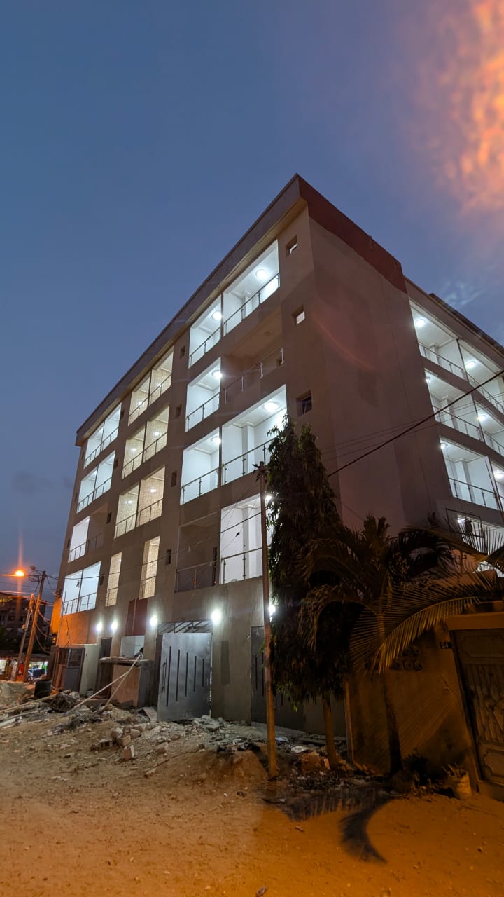 Façades de bâtiments en verre